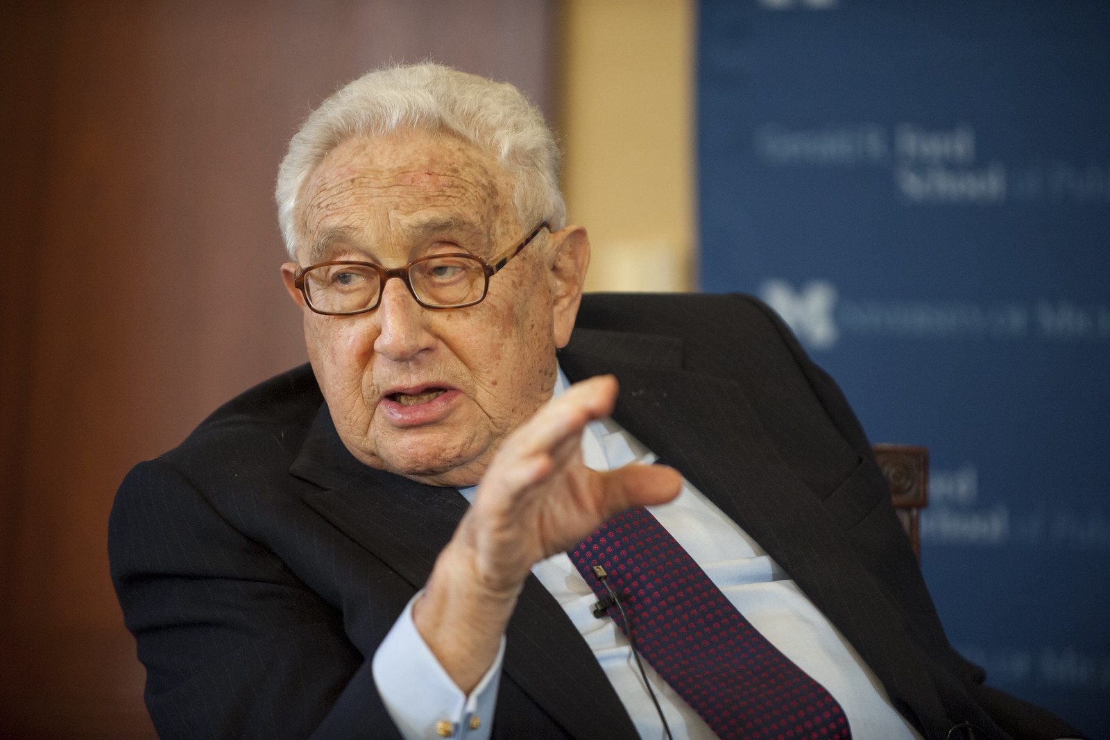 Henry Kissinger: Nobel winner, dies at 100
